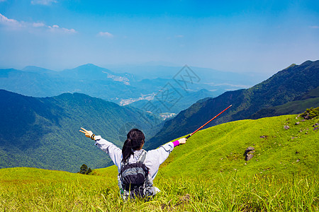 高山太阳户外风光女性背影背景