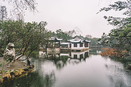 中式古典园林中的雪景图片