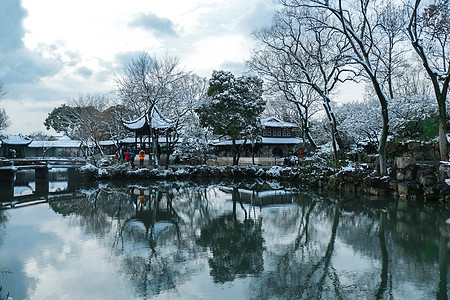 拙政园雪景图片