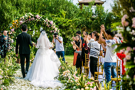 鲜花情侣婚礼背景