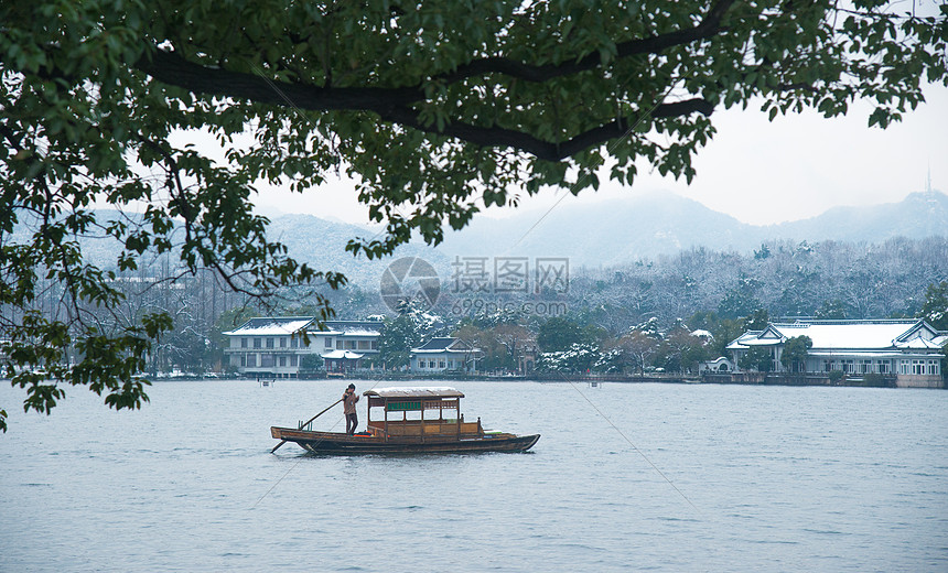 西湖雪景图片