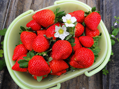 草莓草莓篮子高清图片