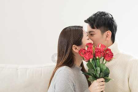 情人节男生送女生玫瑰花背景