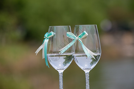 婚礼交杯酒杯图片