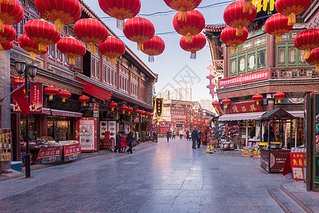 传统中国年年味灯笼街高清图片