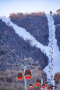 亚布力雪场索道缆车图片