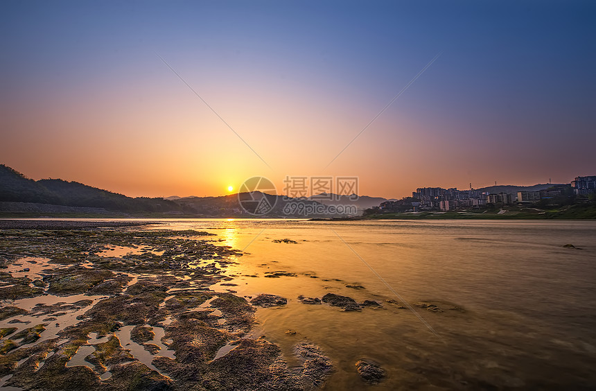 重庆嘉陵江的夕阳图片