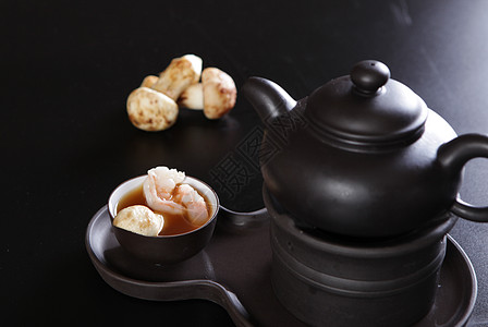 茶壶松茸汤  背景图片