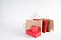 购物袋与礼物盒图片