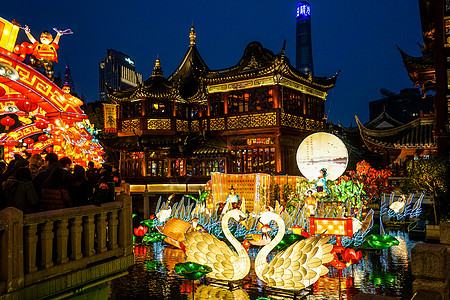 上海商业街春节的上海城隍庙庙会张灯结彩背景