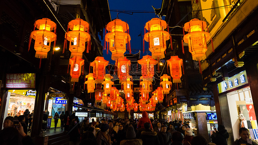 逛文博场馆 享年味大餐