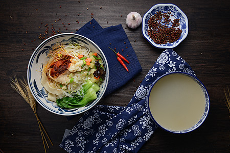 油泼面陕西美食油泼面高清图片