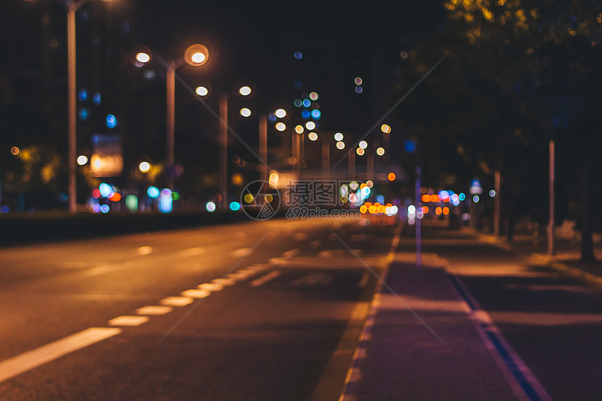 城市道路夜景图片