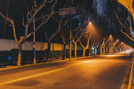 夜晚马路女背景