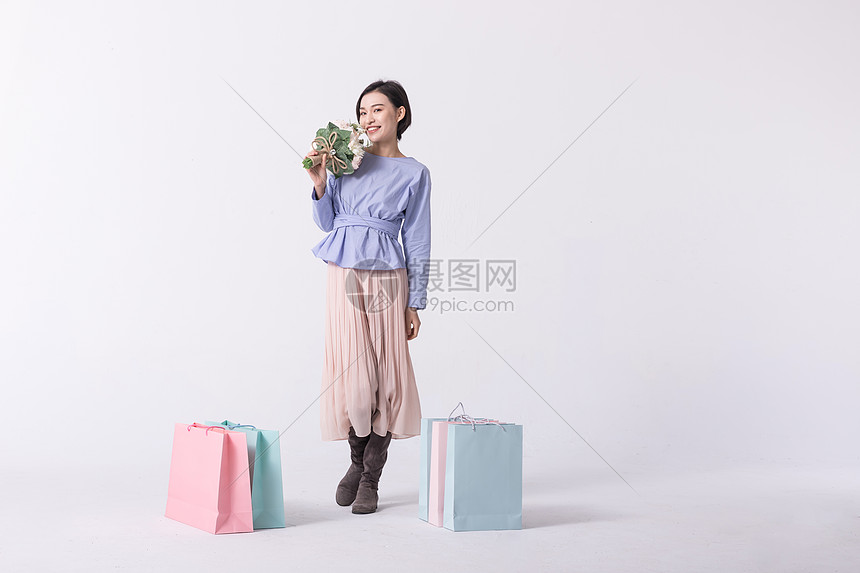 女神节美女模特捧花图片