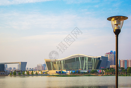 蓝天下的武汉琴台剧院高清图片