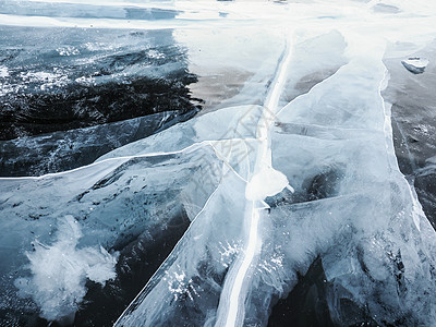 贝加尔湖冰裂缝图片