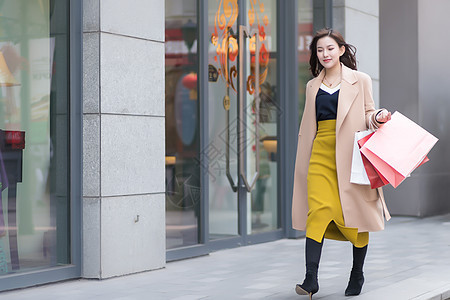 女性户外消费购物逛街图片