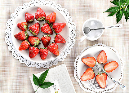 新鲜草莓地莓草莓地高清图片