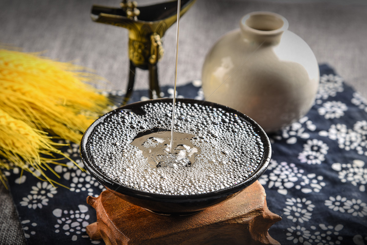 吕梁：打造世界级清香型白酒产业集群五粮液“12·18”大会名称调整伊力特换帅······