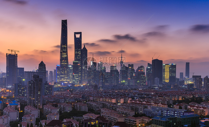 上海繁华的浦东新区日落夜景