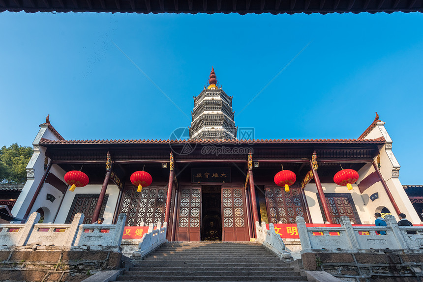 长江边的寺庙安徽安庆迎江寺图片