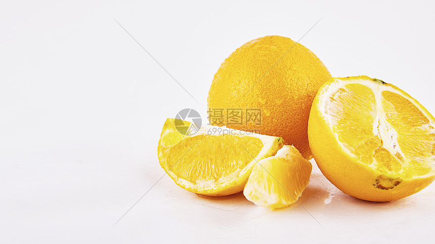 切开的橙子和完整的橙子图片