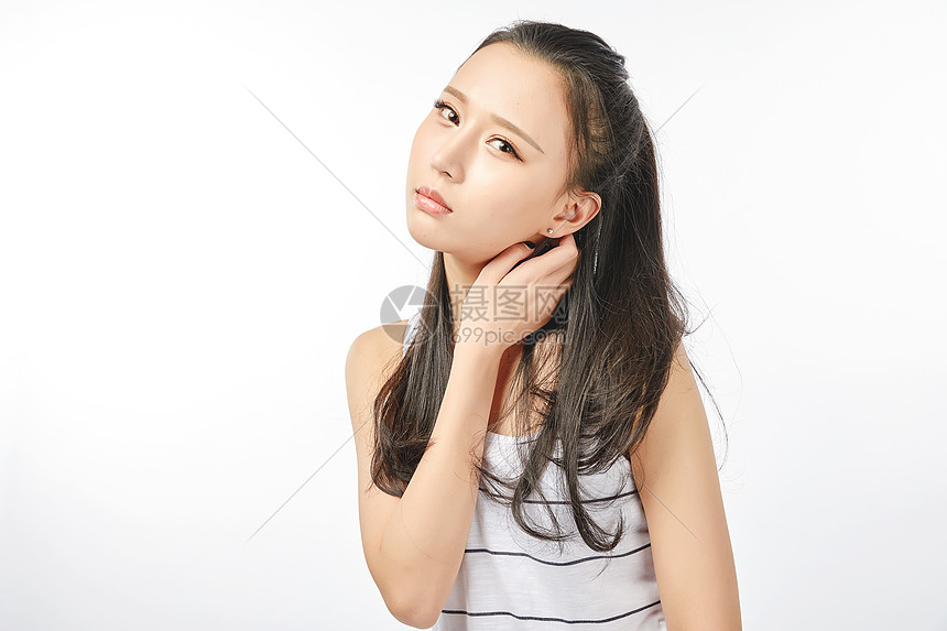 青年女性脖子疼表情