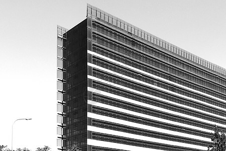 黑白风现代建筑摄影图片