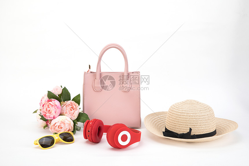 女性草帽耳机眼镜素材图片