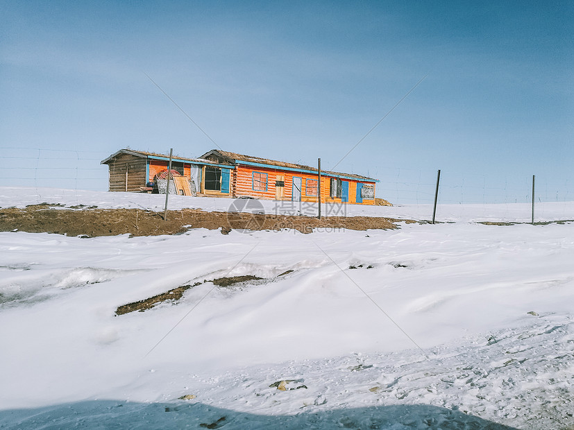 雪山木屋图片