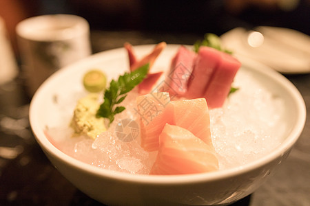 日料海鲜三文鱼图片