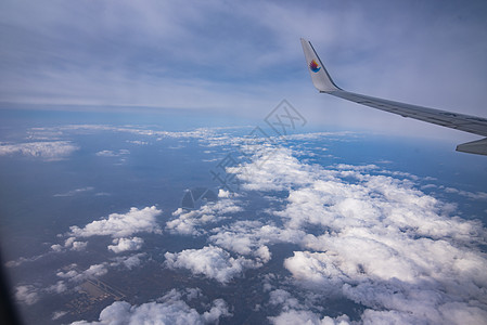 飞机俯拍背景图片