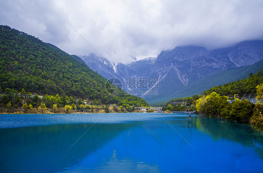 丽江玉龙雪山蓝月谷景区图片