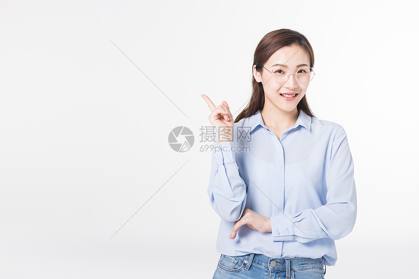 青年女性期待想象未来图片