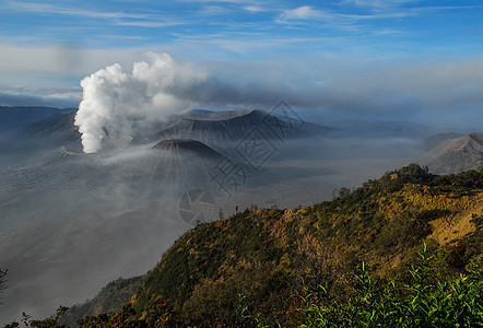 印尼活火山印尼东爪哇岛上的布罗莫活火山背景