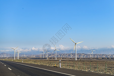 新疆达坂城风车图片