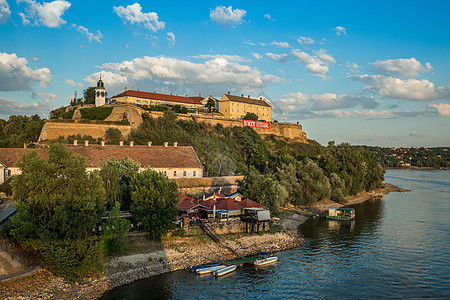 河边房子欧洲塞尔维亚风光背景