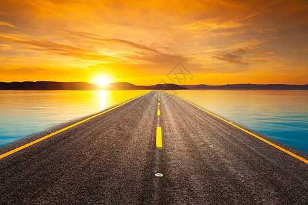 费瓦湖日落水上高速公路设计图片