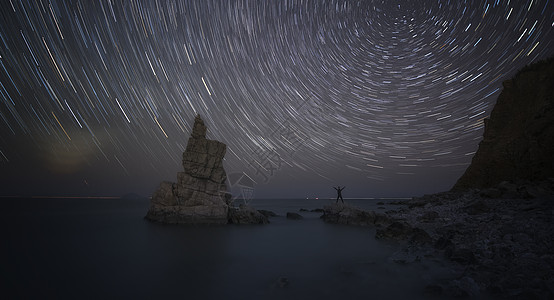 星空下的人星空下的海高清图片