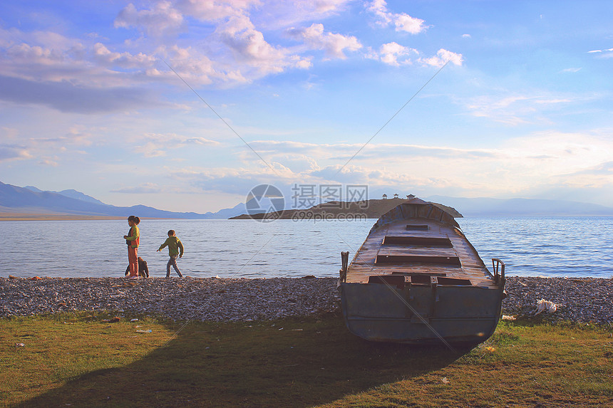 新疆赛里木湖渔场图片