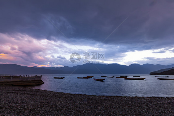 泸沽湖风光图片