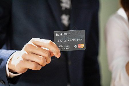 手持信用卡的人商务人像高清图片素材