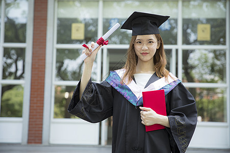 女学生大学毕业了图片