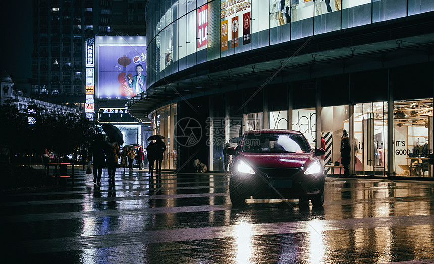 雨夜的都市图片