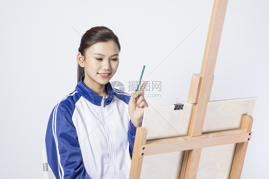 画画的女学生图片