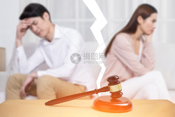 决定离婚的夫妻图片