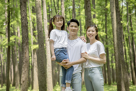 一家人野营一家人在郊游背景