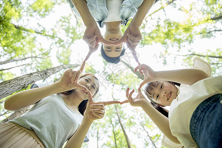 一家人拍摄全家福照片图片