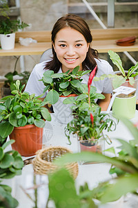 校园写真花园内可爱的女生图片